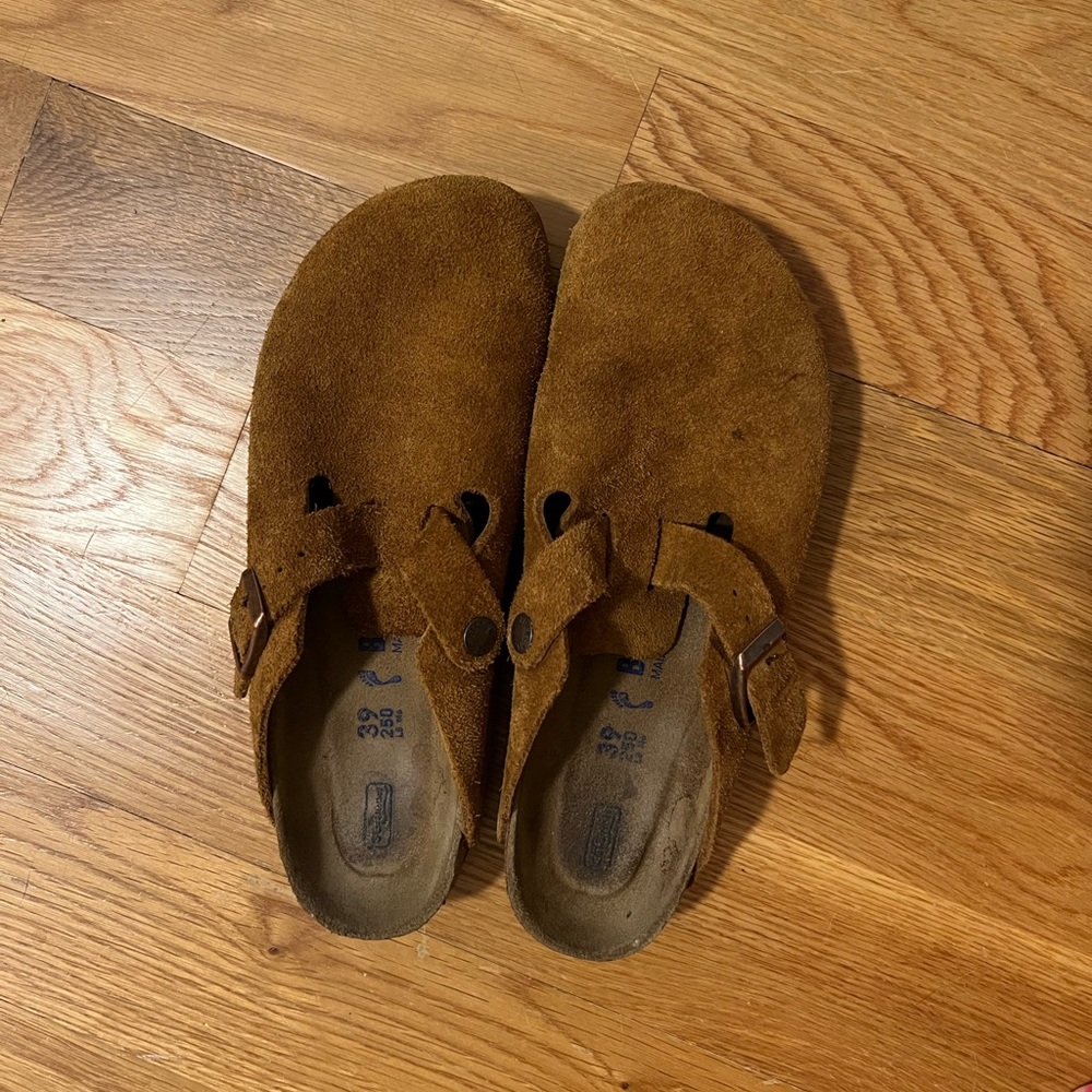 Birkenstock Boston Suede in the color Mink